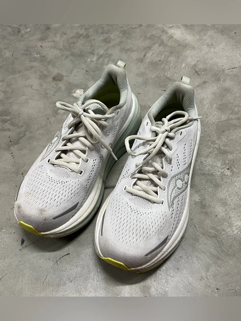 Saucony Hurricane 25 Women's Running Shoes Size 10.5 White Gray